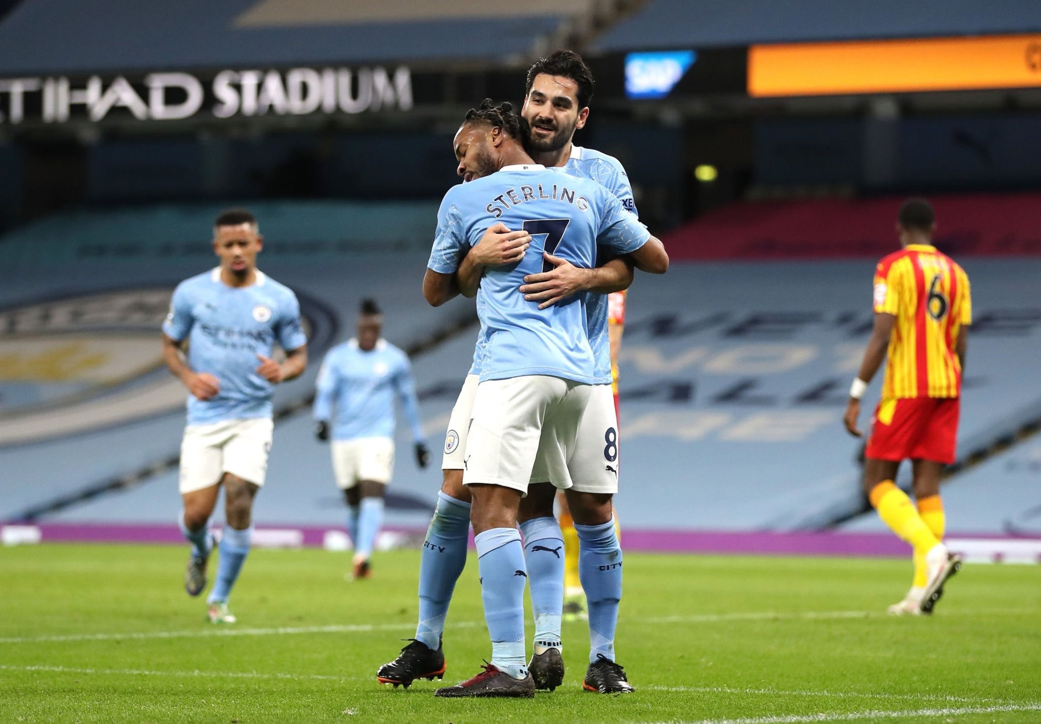 在比分落后 在比分落后